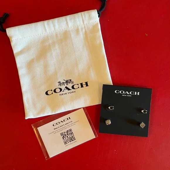 Coach Signature C Stud‎ Earring Set Silver Rhinestone Brand New Never Worn